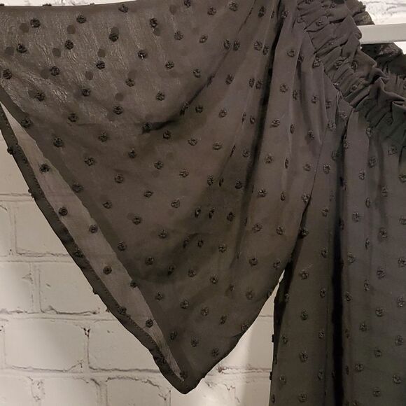 Sweet Wanderer black embossed elastic collar tunic top - Picture 4 of 6